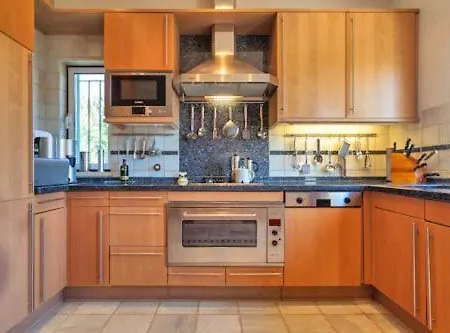 Sleeps 8 Pool Air Con T607885
