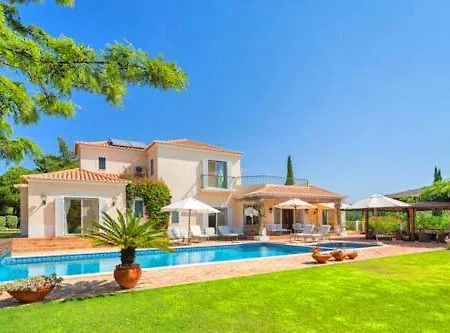 Βίλα Sleeps 8 Pool Air Con T607885 *